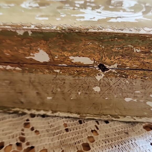 Vintage Florentine Wooden Distressed Tissue Box Wire Hinged - Picture 5 of 10